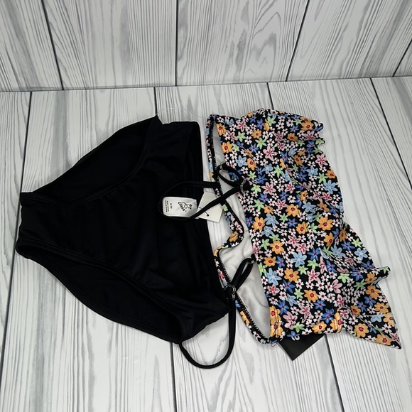 Girls' 'Itty Bitty Daisy Flounce' Midkini Set - art class - Picture 5 of 7